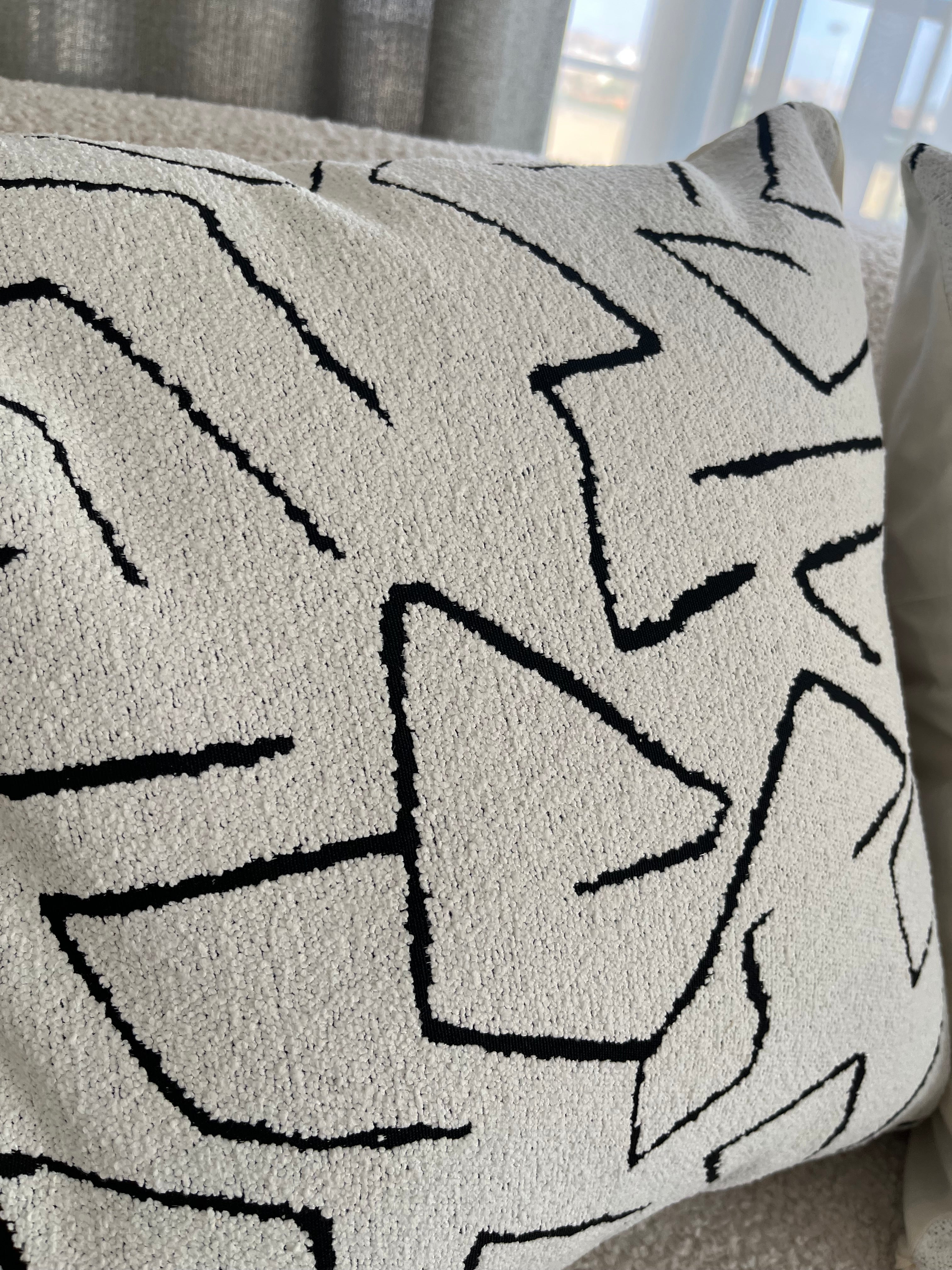 Maze Flow Cushion - Figi Home