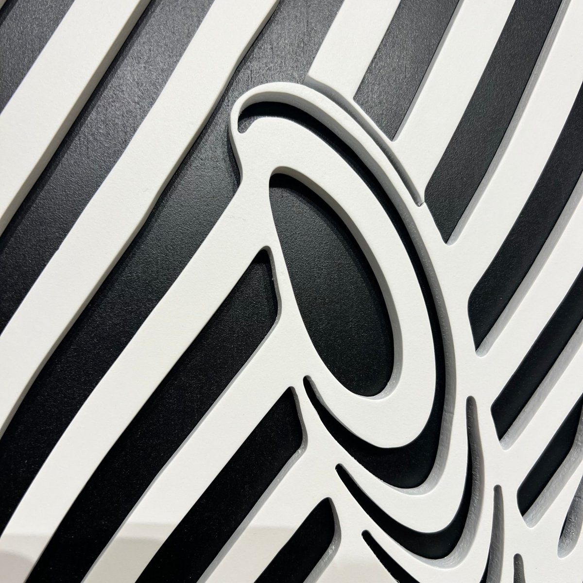 Monochrome Pulse - Figi Home