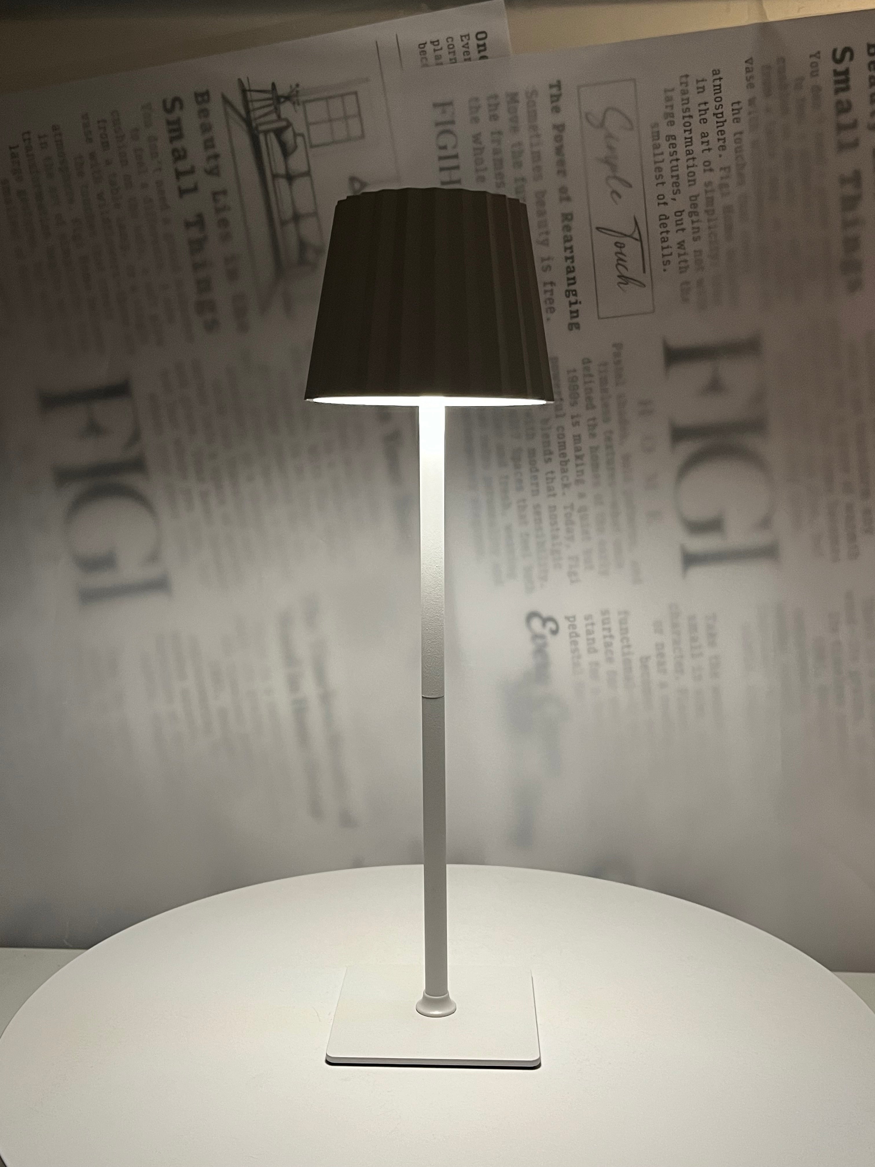 LUMO Minimalist Metal Lamp