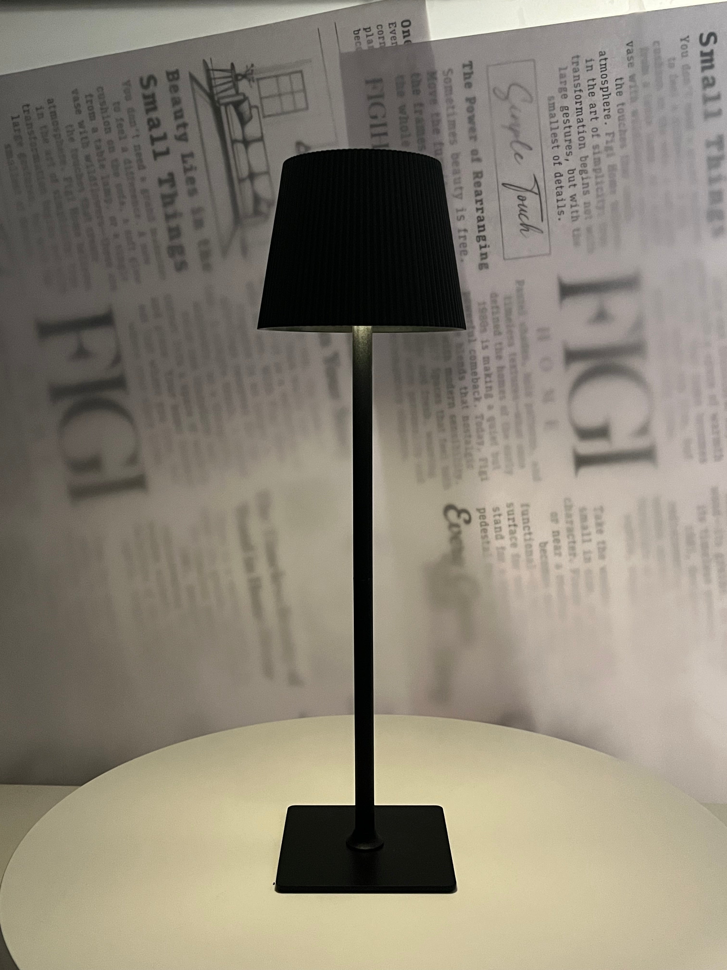 LUMO Minimalist Metal Lamp