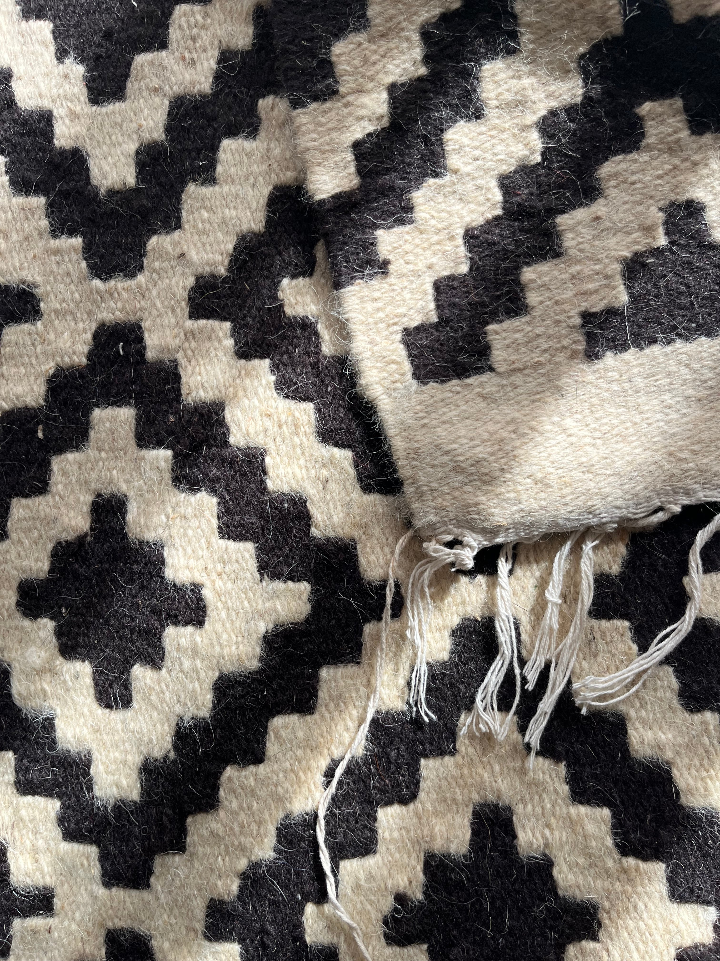 Mono Diamond Kilim