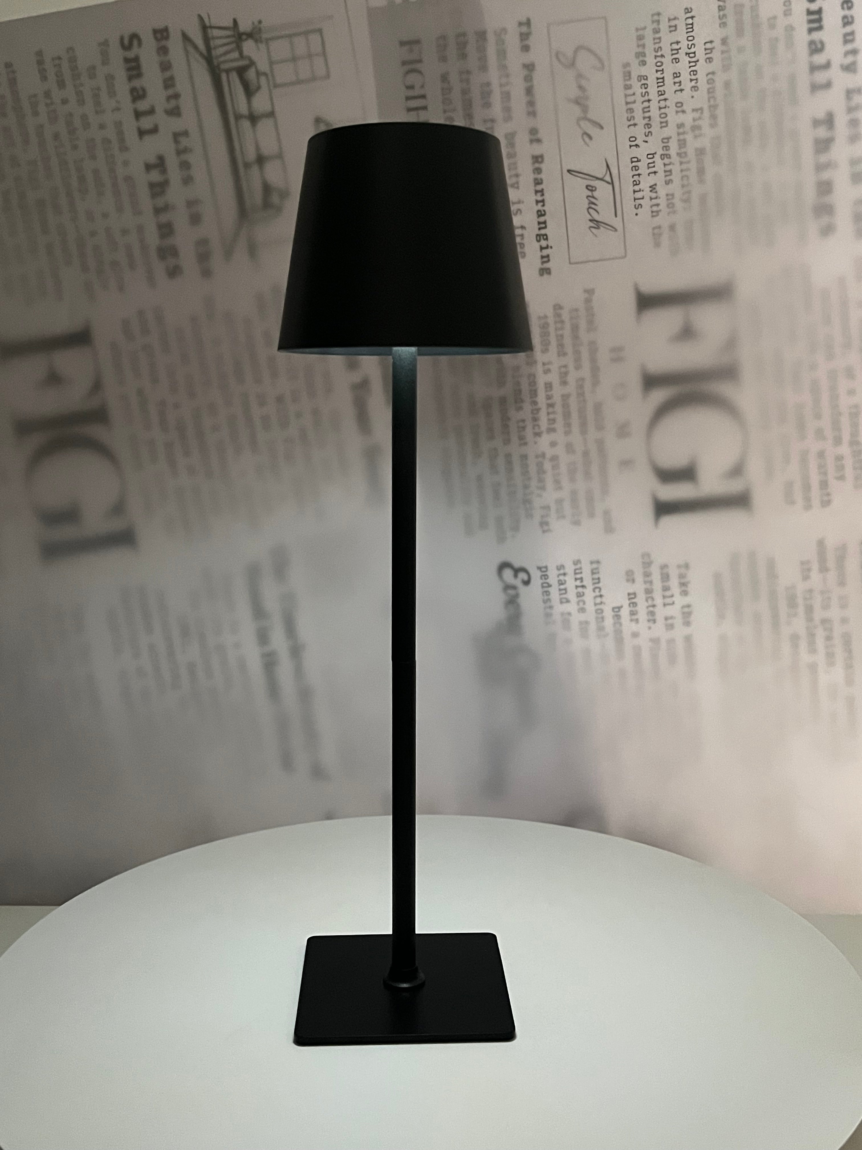 LUMO Minimalist Metal Lamp