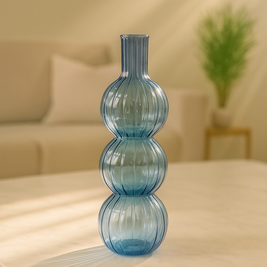 Trivana Vase