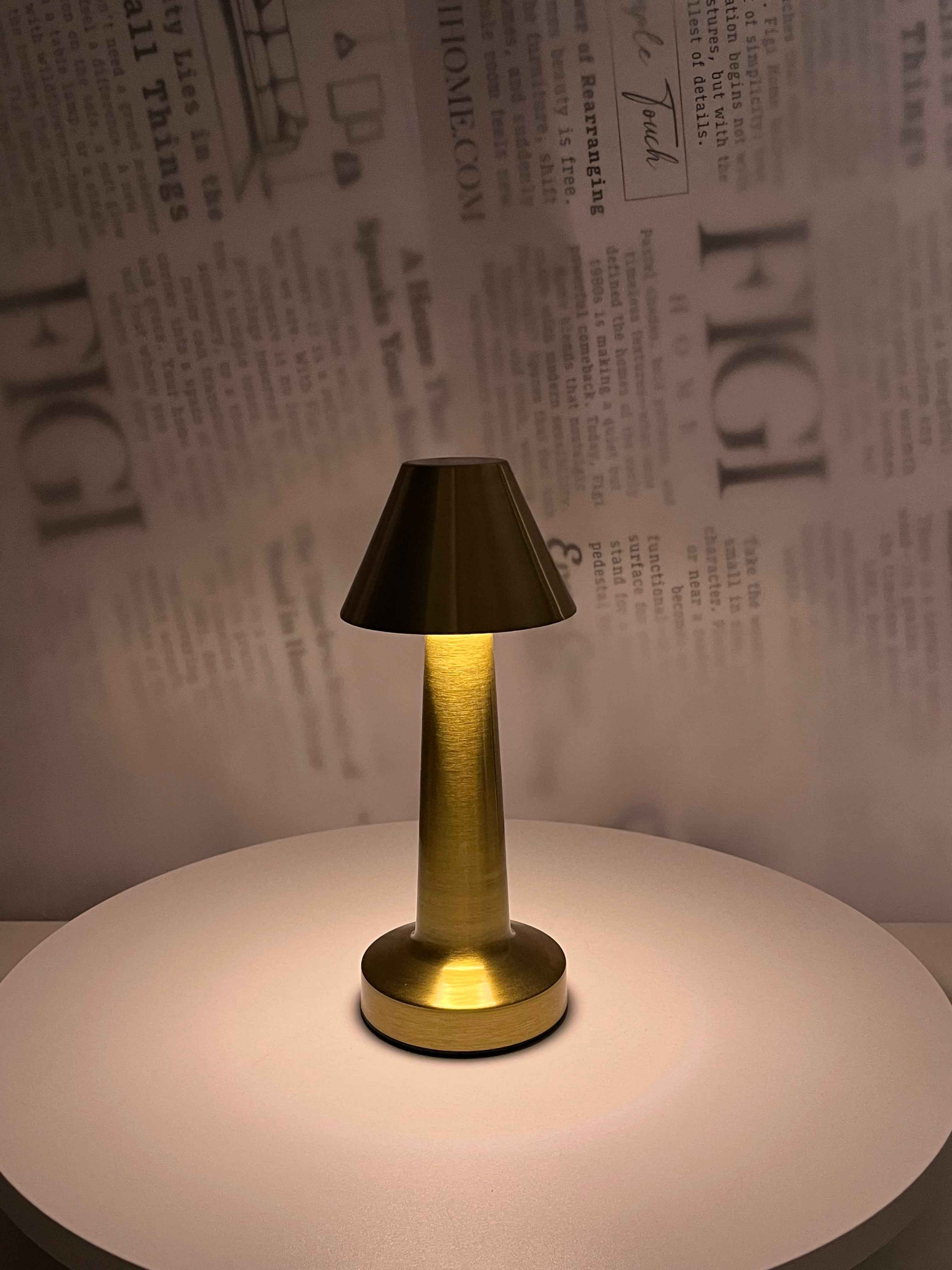 AURA Brass Wall Lamp