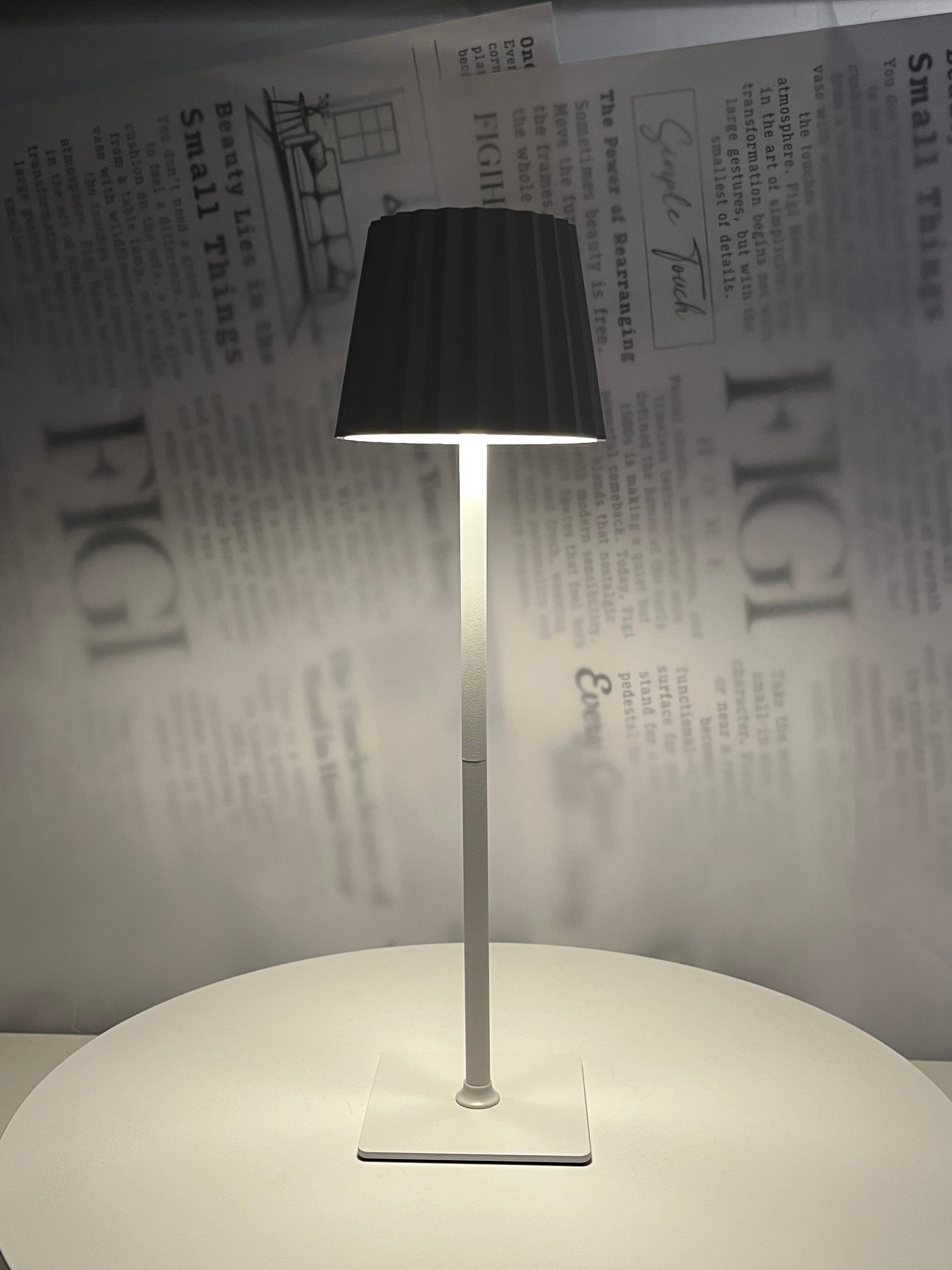 LUMO Minimalist Metal Lamp