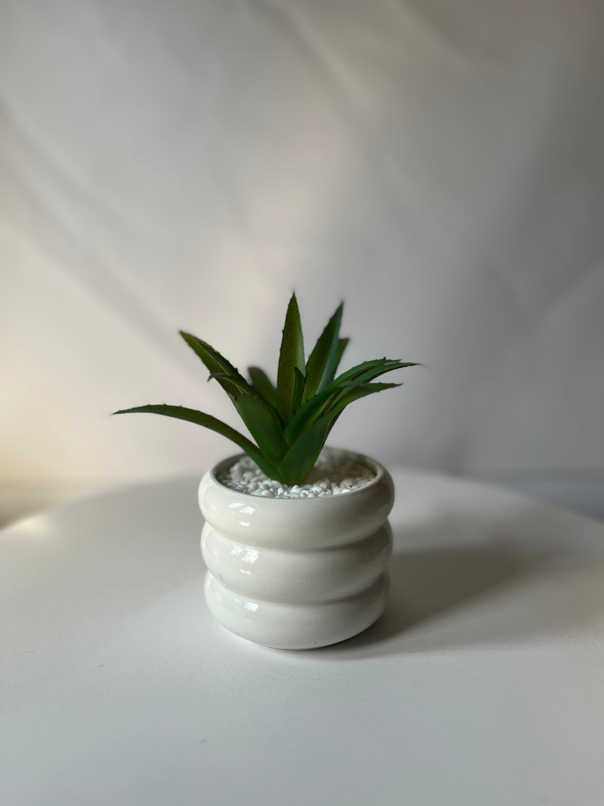 Novi Curve Planter