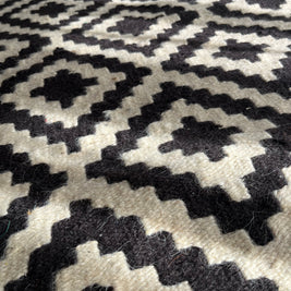 Mono Diamond Kilim