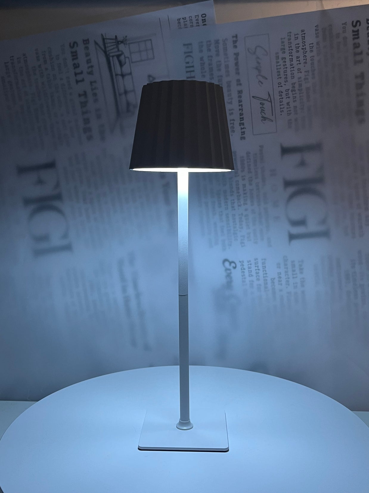 LUMO Minimalist Metal Lamp