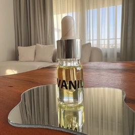 Vanilla candle scent